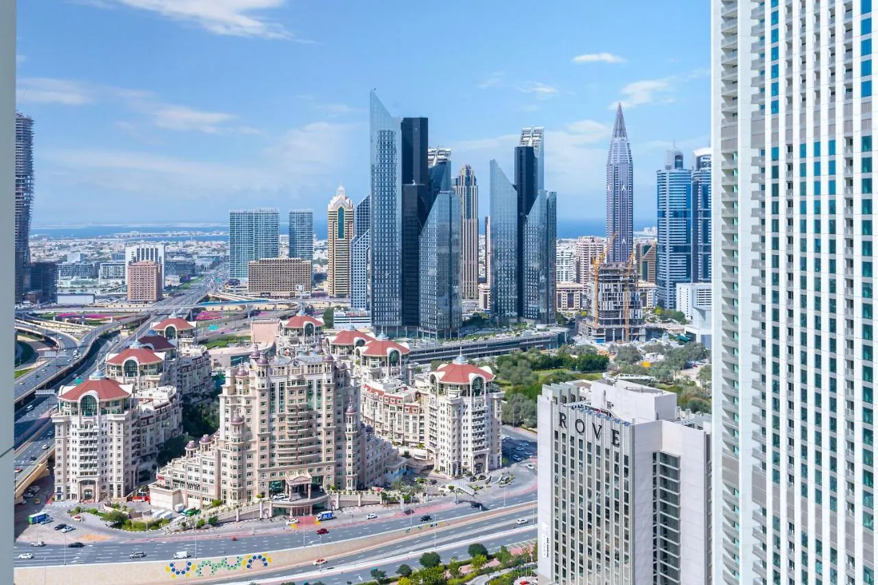 City Skyline View I Direct Access To Dubai Mall Apartment