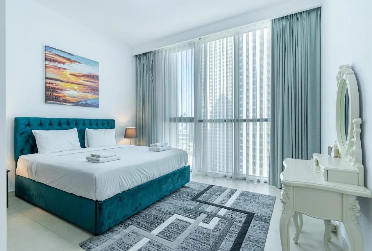 City Skyline View I Direct Access To Dubai Mall Apartment
